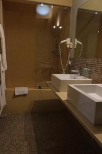 A bathroom at Borgo Santa Giulia