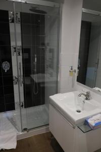 A bathroom at Borgo Santa Giulia