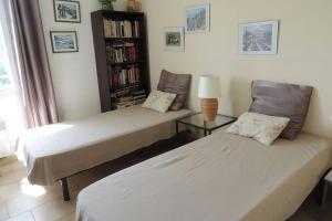 Voodi või voodid majutusasutuse Villa charmante à Saint-Maurice-sur-Eygues avec piscine privée toas +15 fotot