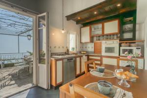 Gallery image of Giuliano's House - Amazing Lake View by Rent All Como in Laglio