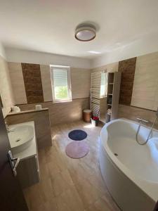 Ένα μπάνιο στο Apartment in Kampor - Insel Rab 49060