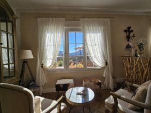 Fotografie z fotogalerie ubytování Villa Liguardi v destinaci Proaño + 37 fotografií