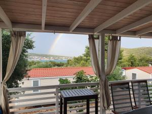 Fotografie z fotogalerie ubytování Two Roses Mobile Home v destinaci Jezera