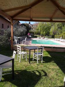 Φωτογραφία από το άλμπουμ του Casolare con piscina 2 σε Nibbiaia
