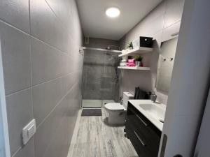 Koupelna v ubytování Apartamento en los Gigantes con vistas al mar + 7 fotografií