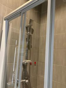 Ένα μπάνιο στο Magnifique duplex climatisé dans une villa calme +23 φωτογραφίες
