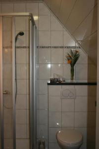 Ein Badezimmer in der Unterkunft Wallfahrtswirt