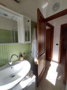 Kylpyhuone majoituspaikassa Studio in Torpè - Sardinien 48227