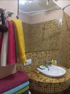 Ванна кімната в Шикарная 2к квартира Центральный парк Университет 70м