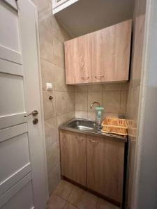 Urbannestgroup - Cozy apartment - Nowogrodzka 8 tesisinde mutfak veya mini mutfak