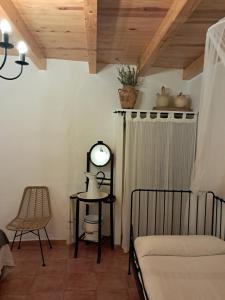 Postel nebo postele na pokoji v ubytování CASA RURAL RUTA DEL AGUA 4 hab al lado Monasterio de Piedra