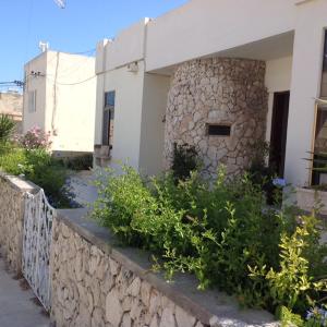 圣朱利安斯Amazingly located House with Table Tennis and Table Soccer的相册照片