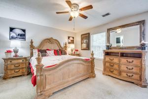 Postel nebo postele na pokoji v ubytování Smyrna Vacation Rental about 2 Mi to The Battery!