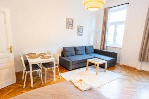 Vienna Living Apartments - Traisengasse tesisinde bir oturma alanı