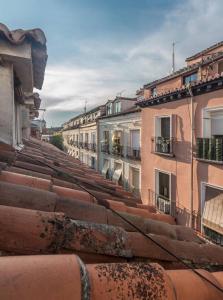 een uitzicht vanaf het dak van een gebouw bij One bedroom appartement with wifi at Madrid in Madrid