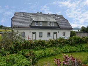 Κήπος έξω από το Holiday Home Rügen with Sauna and Garden