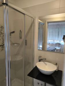 A bathroom at Tre R Még 18 kép