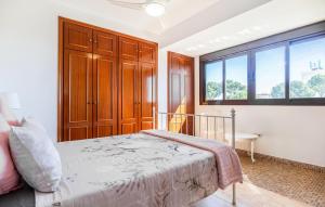 Ένα ή περισσότερα κρεβάτια σε δωμάτιο στο Cozy Home In Mijas Costa With Wifi +11 φωτογραφίες