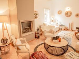 Posezení v ubytování La Roque