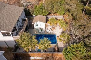 橡树岛Captivating Home with Private Pool, Backyard Oasis & Ample Space的相册照片 更多37张照片