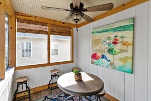 橡树岛Captivating Home with Private Pool, Backyard Oasis & Ample Space的相册照片