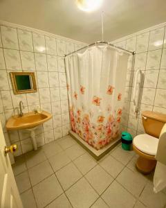A bathroom at Hotel Olmos