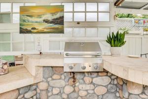 Fotografie z fotogalerie ubytování Carlsbad Bungalow Patio, Hot Tub, Close to Beach! v destinaci Carlsbad + 17 fotografií