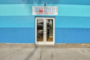 Gallery image of The Sea & Breeze:1 Bed Condo w/Pool Steps to Beach in Tybee Island