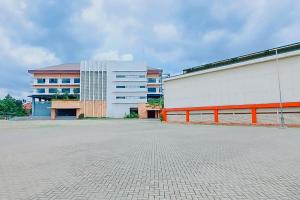 AnggrisにあるGading Serpong Hotel Near Stadion Persita Redpartnerのギャラリーの写真