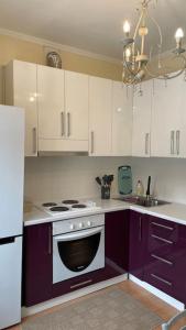 Una cocina o zona de cocina en Salamat Apartments - Best location 8