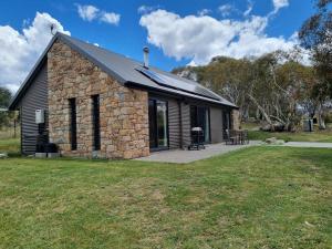 Bygningen som landstedet ligger i + 7 billeder