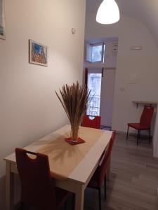 A seating area at Casa del Duomo Modica