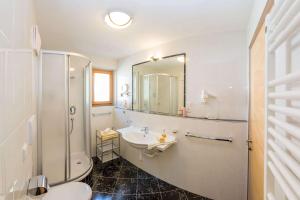 Koupelna v ubytování Residence Weisskugel Langtaufers Südtirol