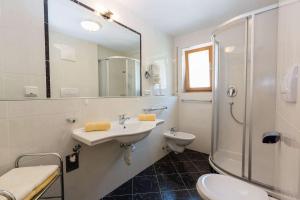 Koupelna v ubytování Residence Weisskugel Langtaufers Südtirol