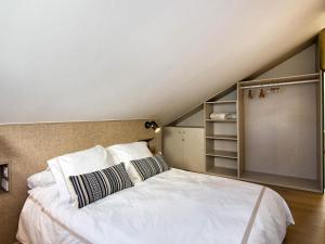 Chezmoihomes Premium Loft private terrace 객실 침대