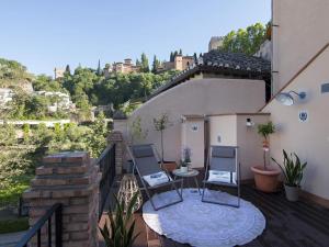 A balcony or terrace at Alhambra Boutique Terrace Még 6 kép