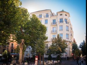 The building in which Az apartmant is located