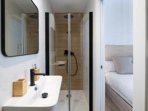 A bathroom at Bright and Elegant Gran Via apartments Még 37 kép