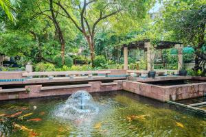 Somerset Park Suanplu Bangkok外面的花园