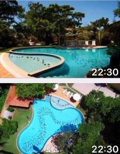 duas imagens de uma grande piscina com avertisement em Casa em Arraial d’Ajuda em Porto Seguro