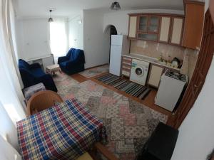 ครัวหรือมุมครัวของ Gazipasa beach apartment very close to beach and airport