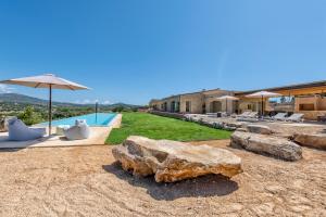 Bazén v ubytování Es Lligats Agroturismo - Adults Only nebo v jeho okolí