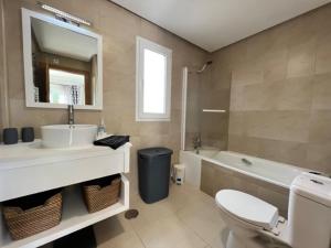Um banheiro em Casa Boqueron, A Simply Spanish Rentals Property