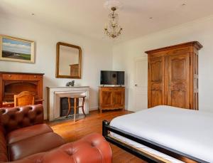 Kép Suite Royale- SPA - Jacuzzi - Sauna - Massage - 2 Double Rooms - 4 SAISONS - Piscine Chauffée Toute l'année - POOL VIEW - Heated POOL -800m City Centre szállásáról Nyons-ban a galériában Még 123 kép