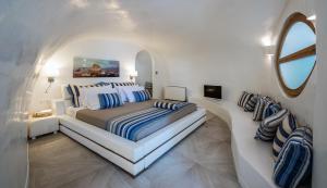 Postel nebo postele na pokoji v ubytování Elite Luxury Suites