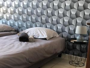 Aubigné-RacanにあるVotre oasis de détente : Appartement flambant neuf, 1 chambre, 4 couchages à Aubigné-racanのギャラリーの写真