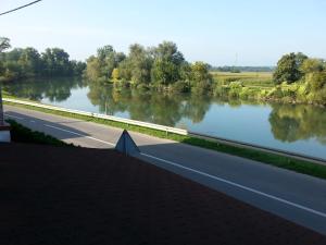 Výhľad na rieku v blízkosti penziónu