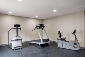 Gallery image of La Quinta Inn by Wyndham Indianapolis Airport Executive Dr in Indianapolis