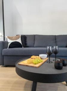 Setusvæði á Begonia Suite - 5 min drive to Piraeus Port