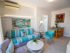 Posezení v ubytování Carreta Sea Views by Hello Homes Sitges + 37 fotografií